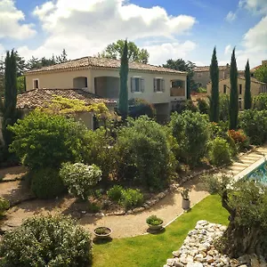 https://le-mas-de-cink.fr-provencehotel.com