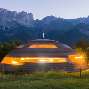 https://au-dela-des-nuages-maison-dhotes-insolite-spa.fr-provencehotel.com